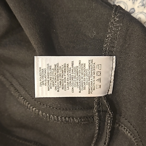 Ellen Tracy Black Stetchy Skirt - Picture 8 of 8